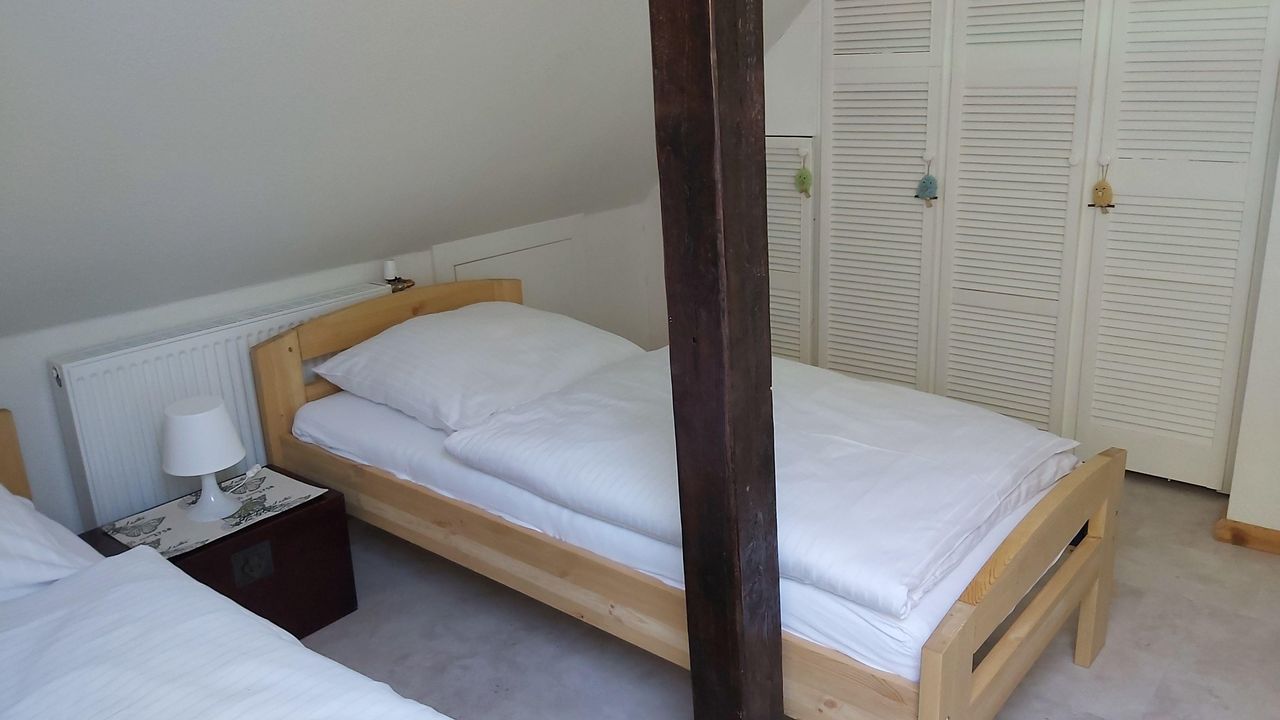 Wasserkraftwerk 3 Schlafzimmer mit 3 Einzelbetten Wasserkraftwerk 3 Schlafzimmer mit 3 Einzelbetten